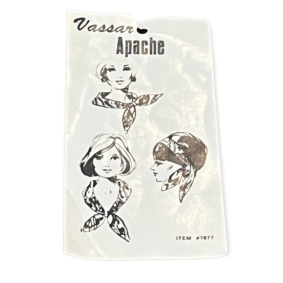 VASSAR APACHE Vintage Scarf Vibrant Floral Print NEW - Picture 10 of 10